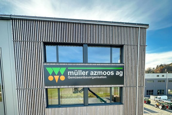 Müller Azmoos - Fassadentafel Fassadentafel