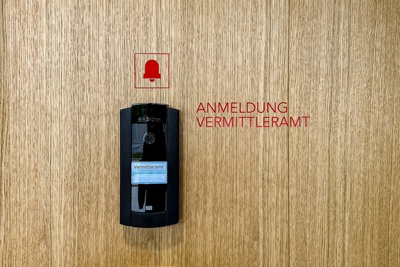 Folien Schriften auf Holz verklebt Plott_Schrift.jpg