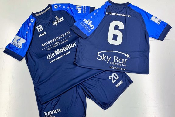 Handballverein, Trikots, bedruckt, Logos, Werbung
