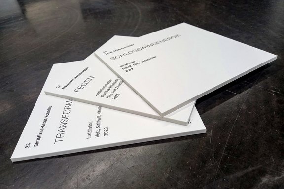 Karton, Schilder, Tafeln, Druck, weiss