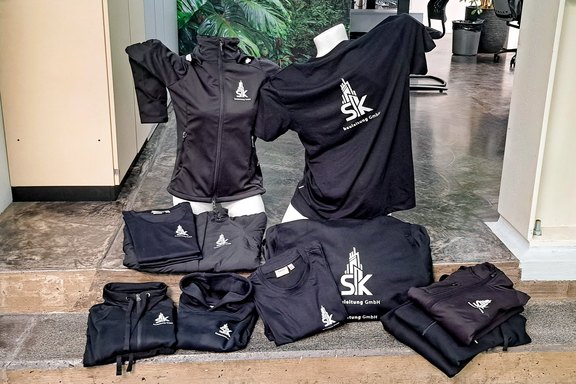 Hoodie, Tshirt, Jacken