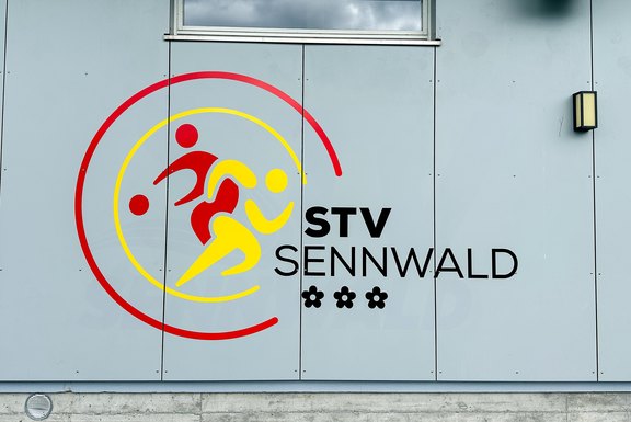 STV Sennwald - Fassadenaufkleber Fassadenkleber, Aufkleber, farbig, bedruckt
