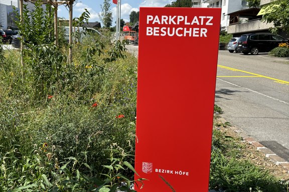 Stele_ganz.jpg  