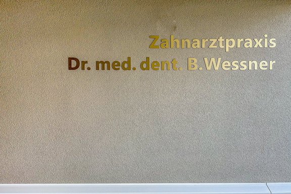 Flachschrift, Design, Aussenbeschriftung