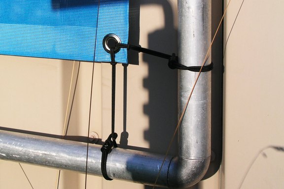 Tamina Therme - Detailaufnahme Bannermontage, Details