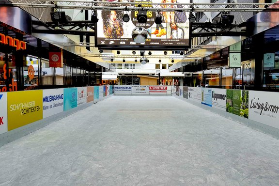 Bandenschilder, Tafeln, Werbefläche, Werbeschild