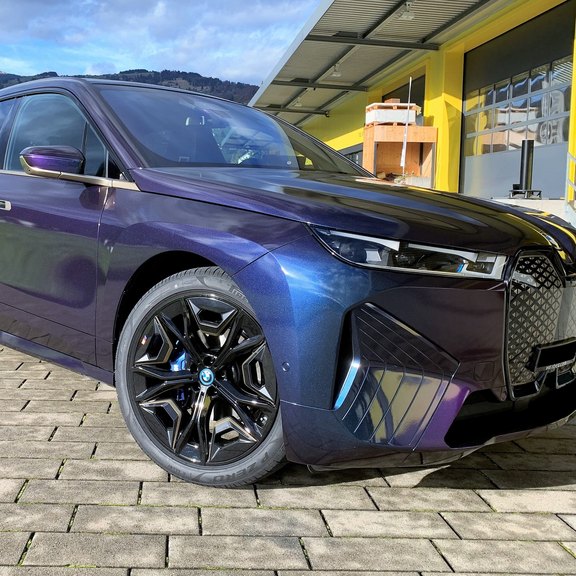 Garage_Heidegger_BMW_iX_3.jpeg  