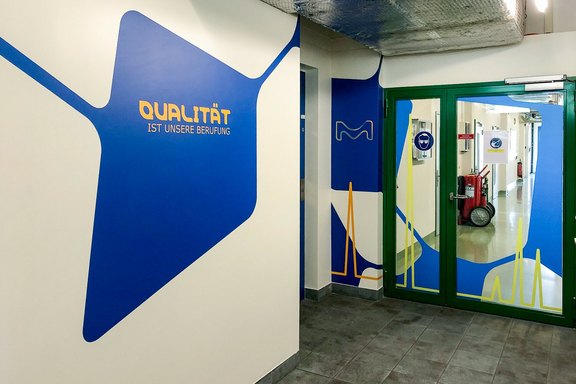 Beschichtung der blauen Etage Merck_Übersicht_blau.jpg