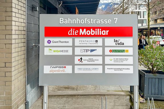 Mobiliar - Mieterbeschreiftung Grundplatte, Flachschrift, UV Diraktdruck