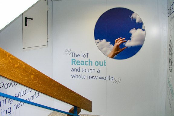 Treppenhaus, Beschriftungen, Plattendruck