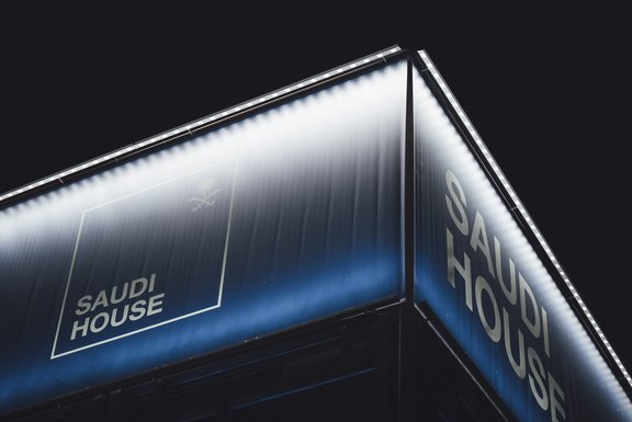 WEF 2025 - Grossformat Banner, Detailansicht tinagerber┬_alpinart_unternehmen-749298.jpg