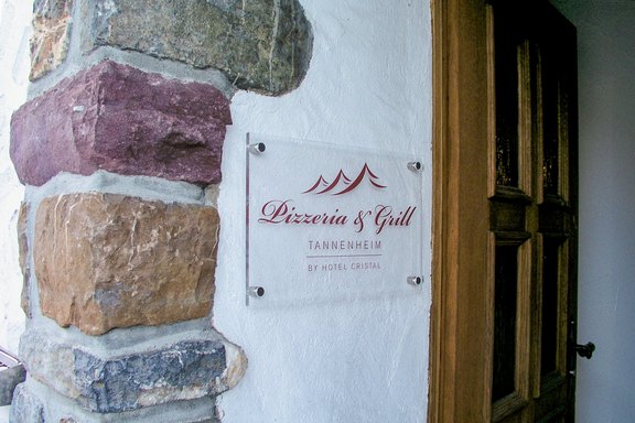 Acrylschild, Montage, Abstand, Wandmontage