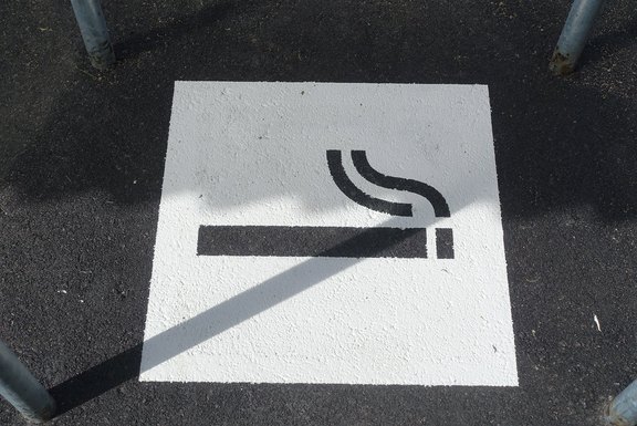 Büelriert_Schablonage_Raucherzone.JPG  