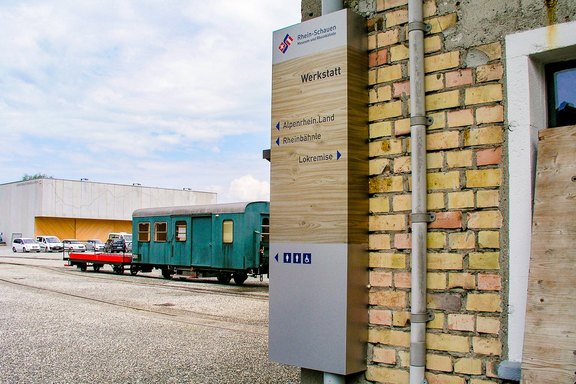 IRR - Infostele Wandstele, Wandwerbung, Werbung, Stele