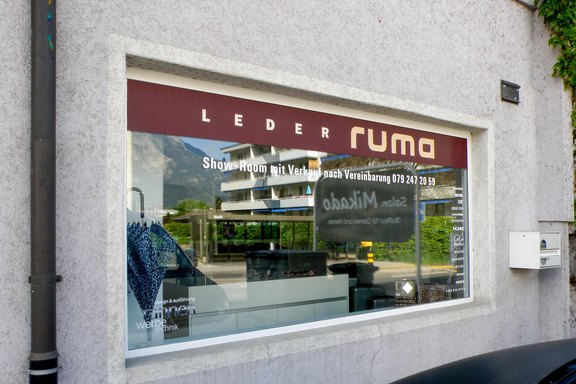 Schaufensterbeschriftung, Kleber