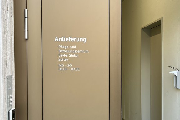 Büelriert_Plott_Schrift_Eingang.JPG  