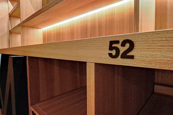 Innenbeschriftung, Weinkeller, Ziffern