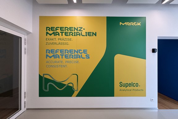 Merck_Wandbild_Platten.jpg  