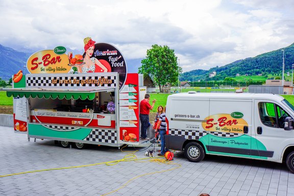 Imbisswagen und Fahrzeug Folierung und Gestaltung